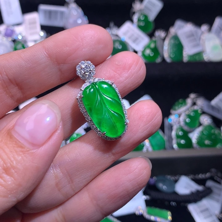 【闪购商品】颈饰银S925镶嵌翡翠