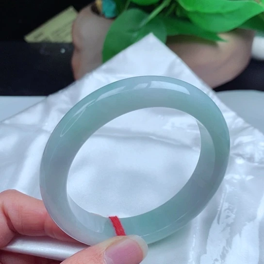 翡翠手镯未镶嵌       正圈57