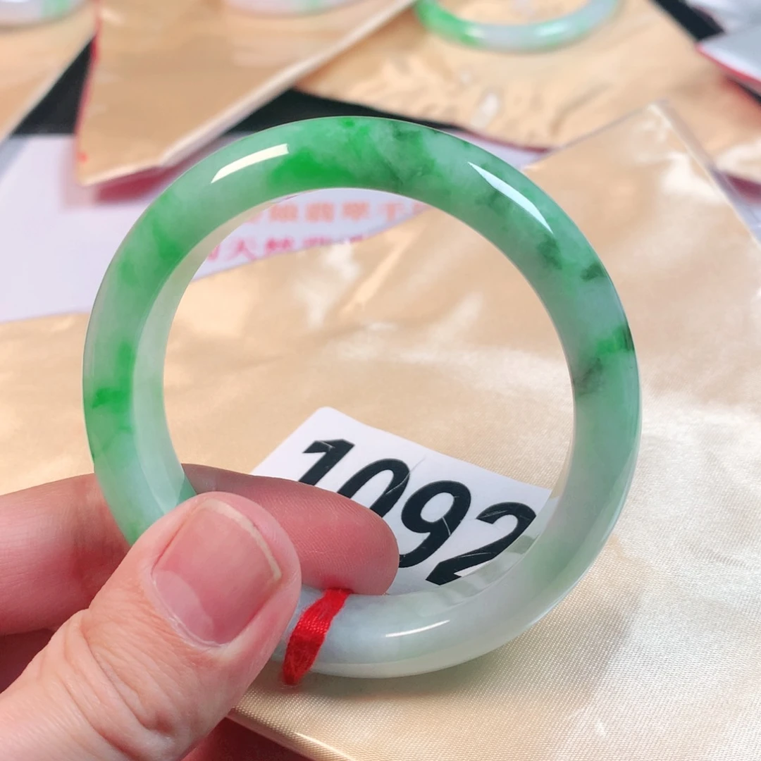 翡翠手镯未镶嵌翡翠手镯1092