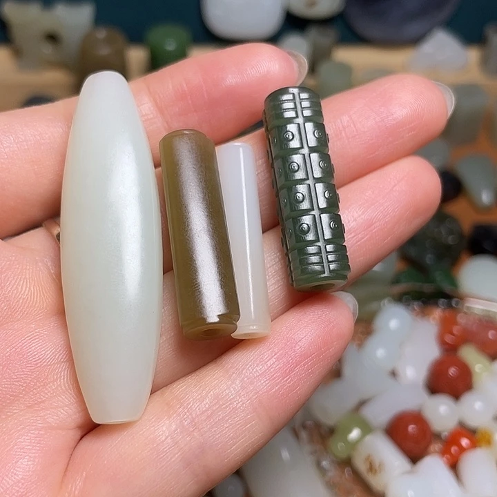 *****和田玉未镶嵌颈饰