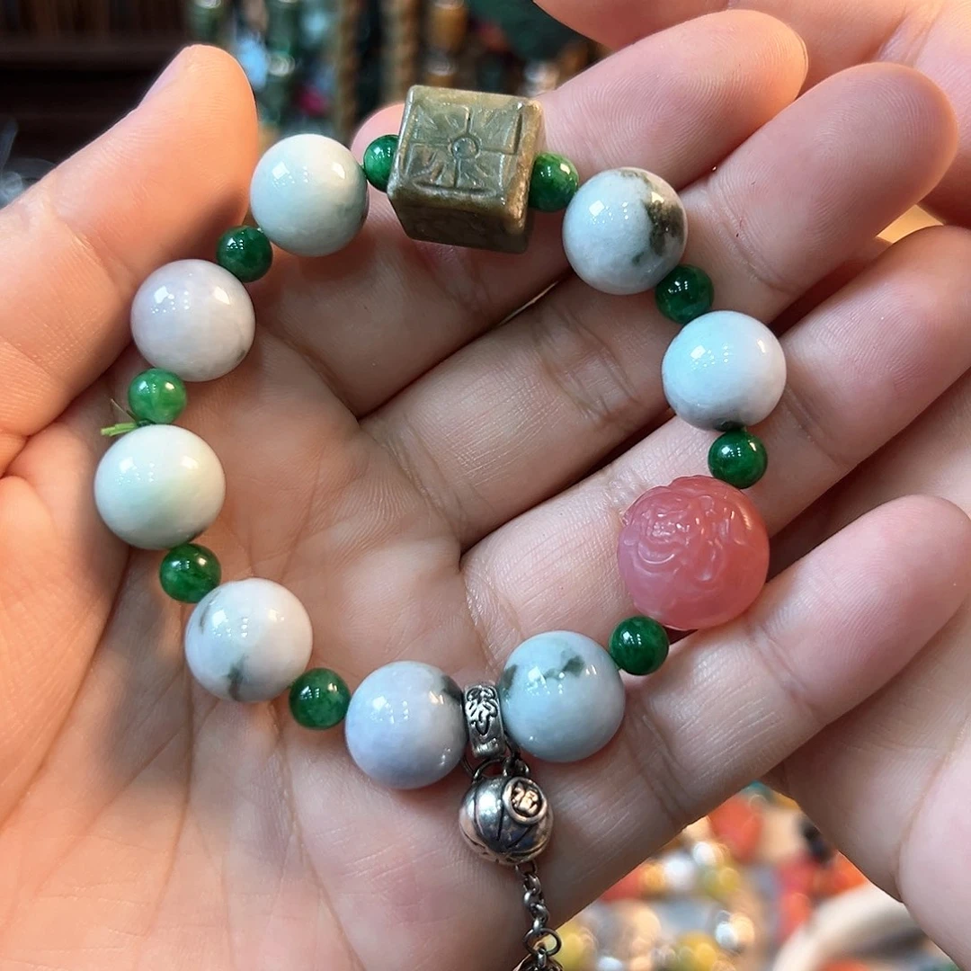 翡翠颈饰未镶嵌手串