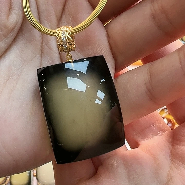 未镶嵌琥珀珠宝奇石