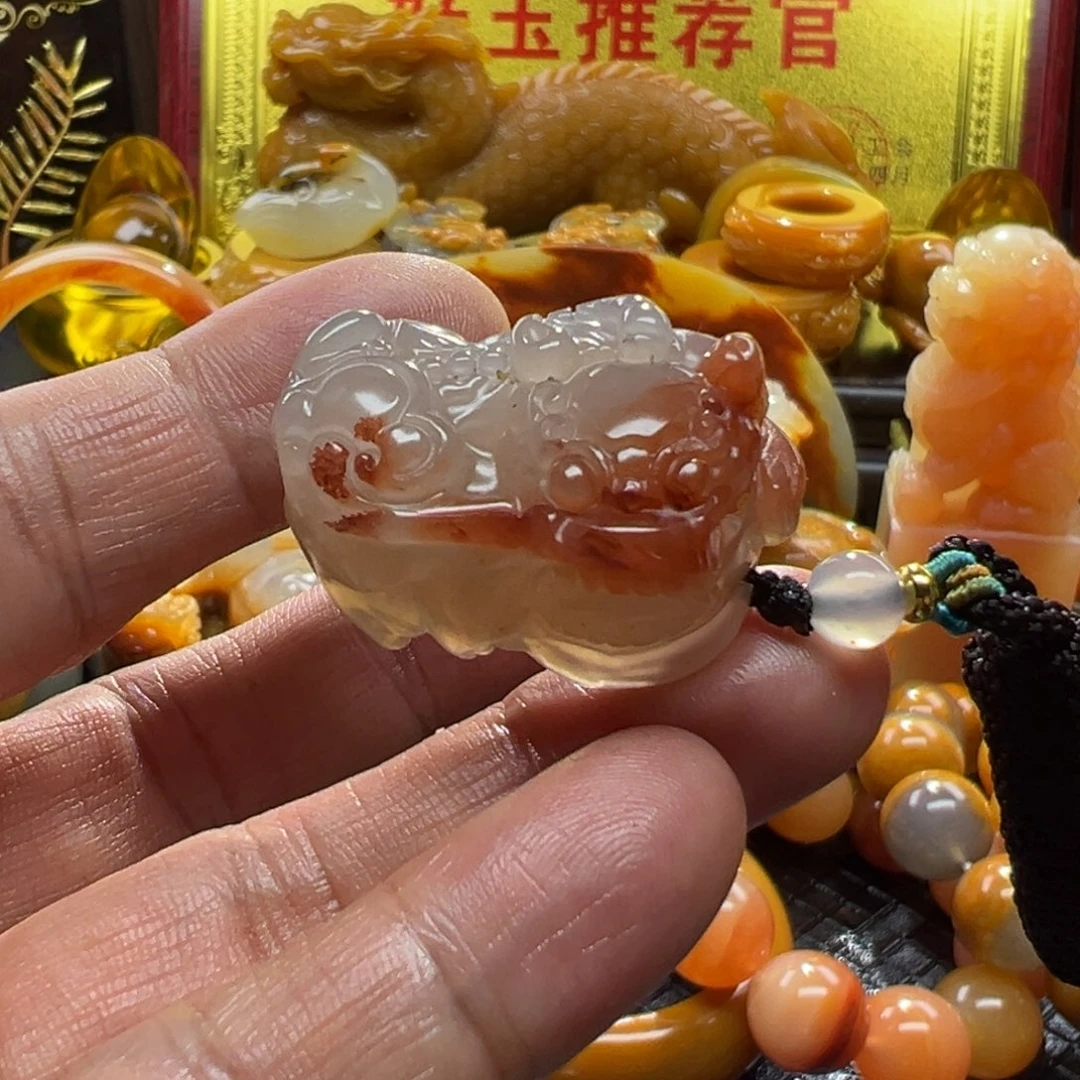 石英质玉未镶嵌颈饰