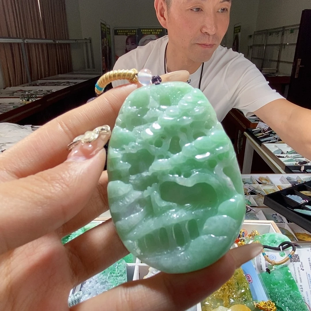 翡翠未镶嵌颈饰翡翠