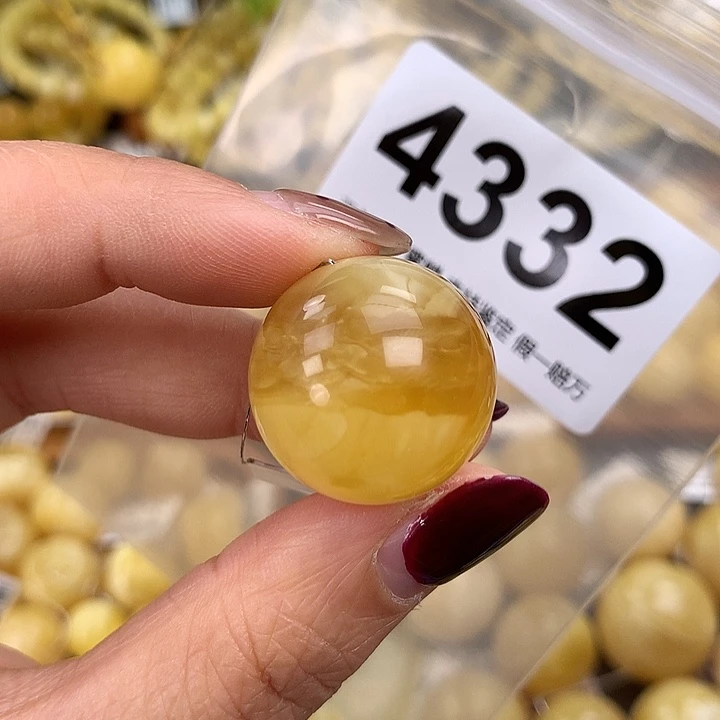 蜜蜡未镶嵌珠宝奇石22.6