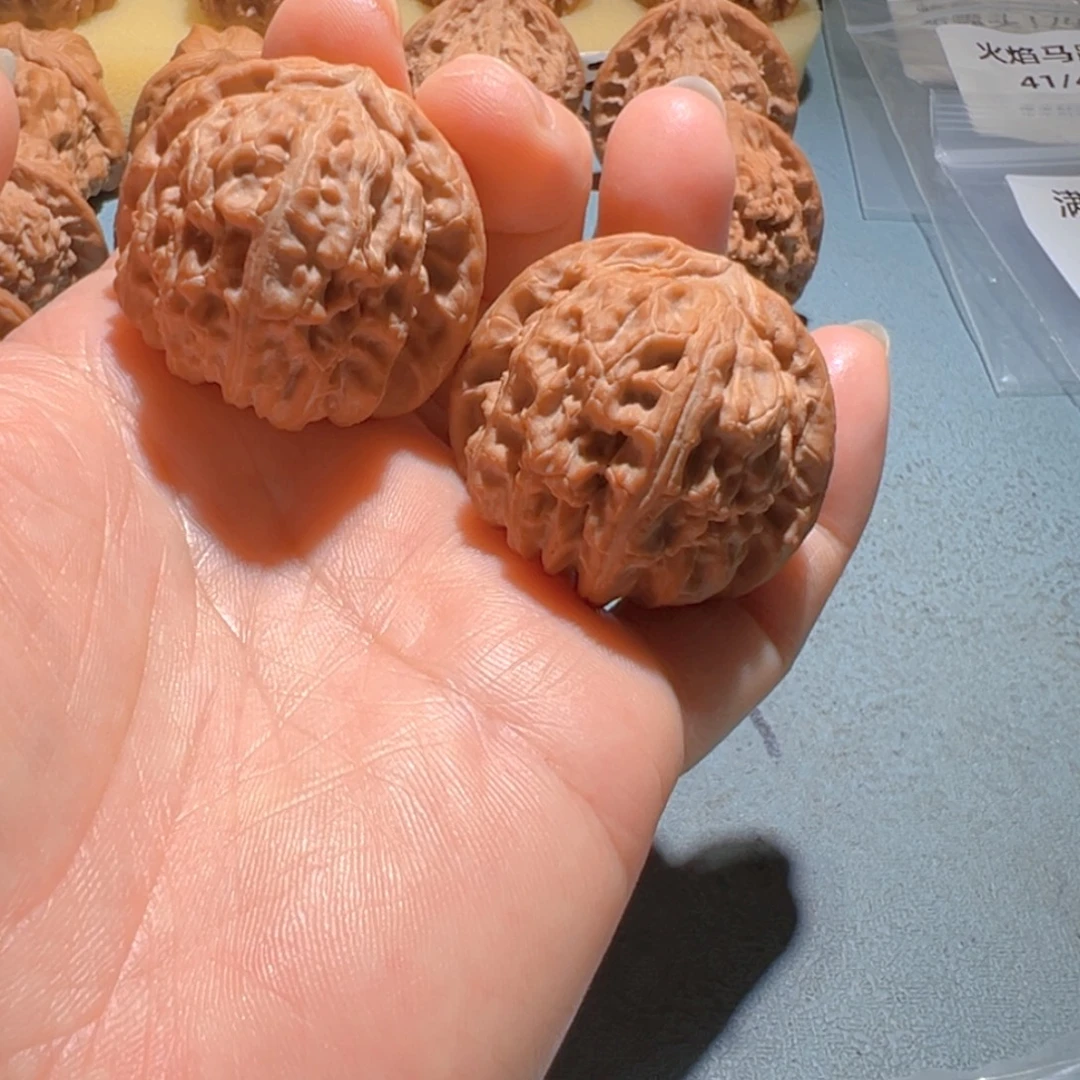 土***发把件文玩核桃闷白39