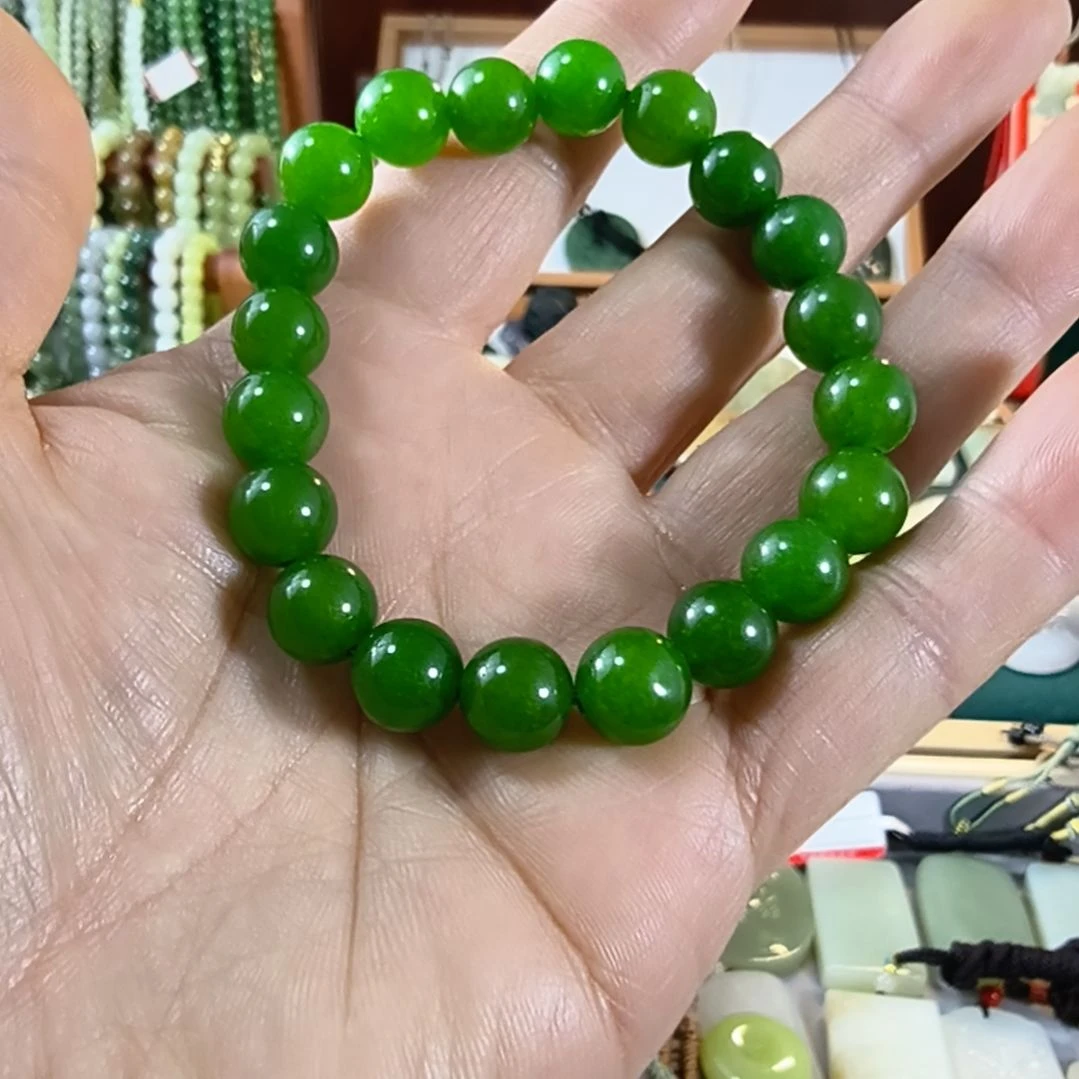 佳***张和田玉未镶嵌颈饰