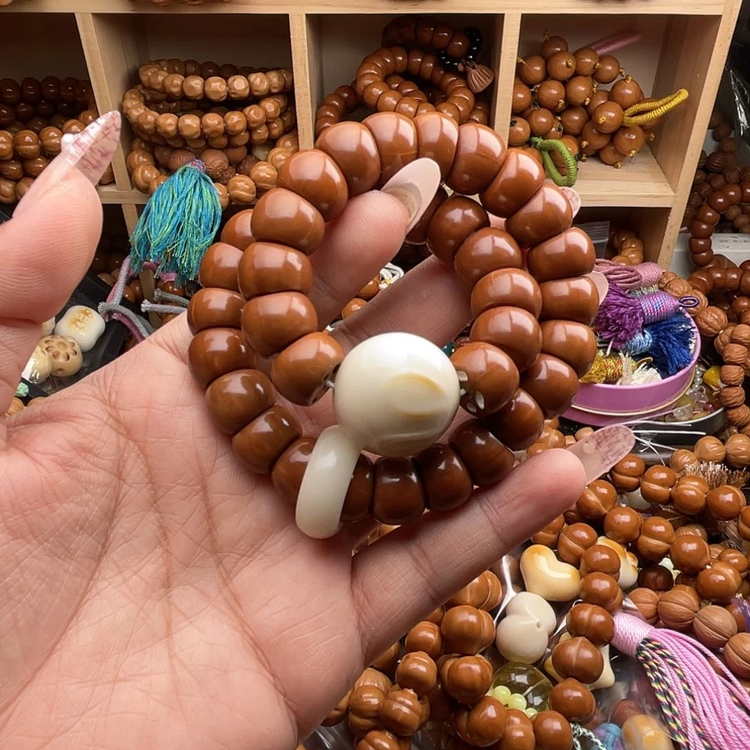 手串猴头核桃13+大肠手持