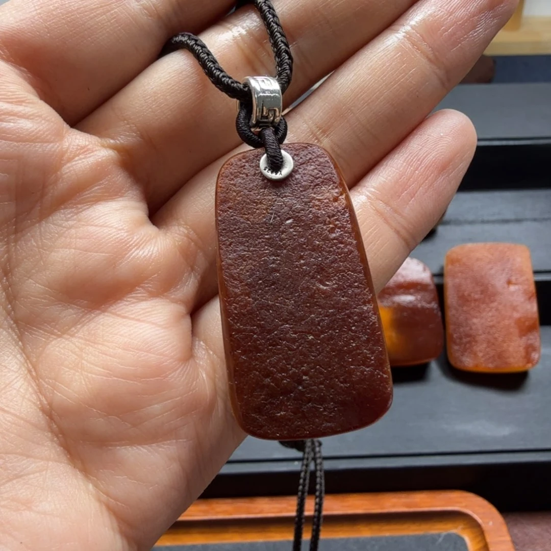 琥珀吊坠(赠链)未镶嵌