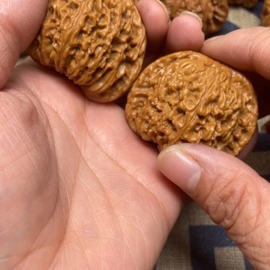 吊坠文玩核桃南疆全品46