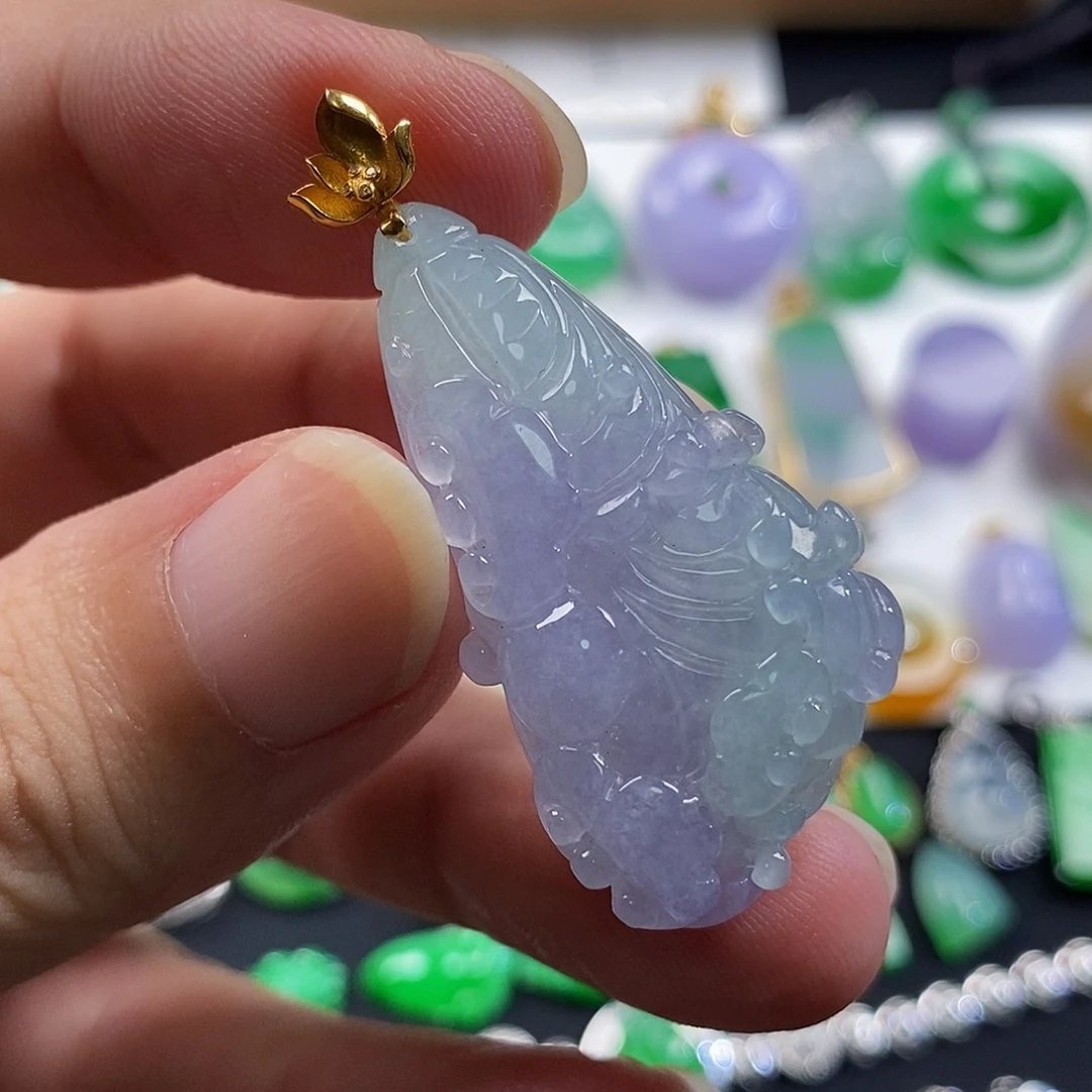 翡翠18K金镶嵌颈饰翡翠