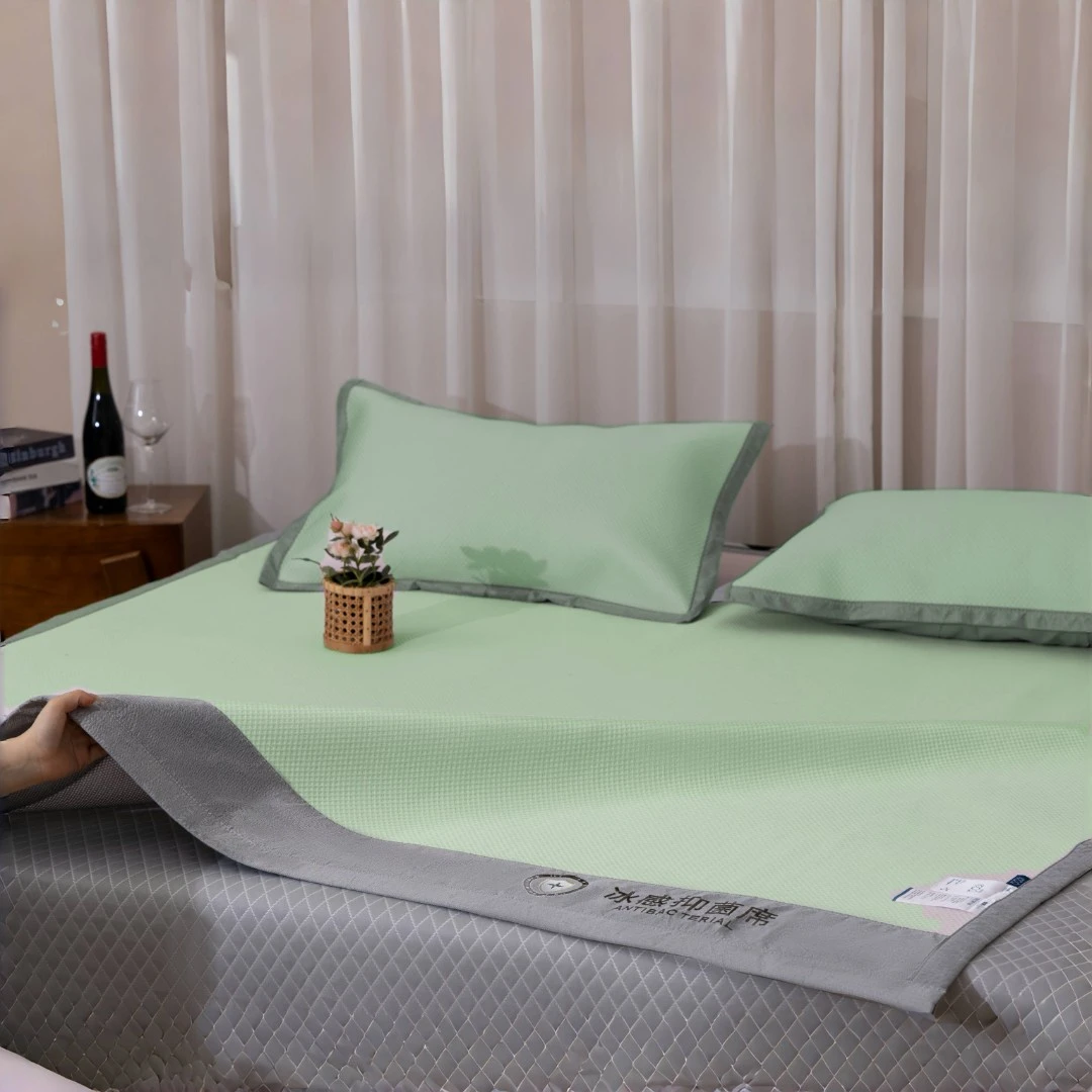 平铺款A类抗菌夏季冰丝凉席三明治宿舍软凉席-冰感豆刺绣款-H01