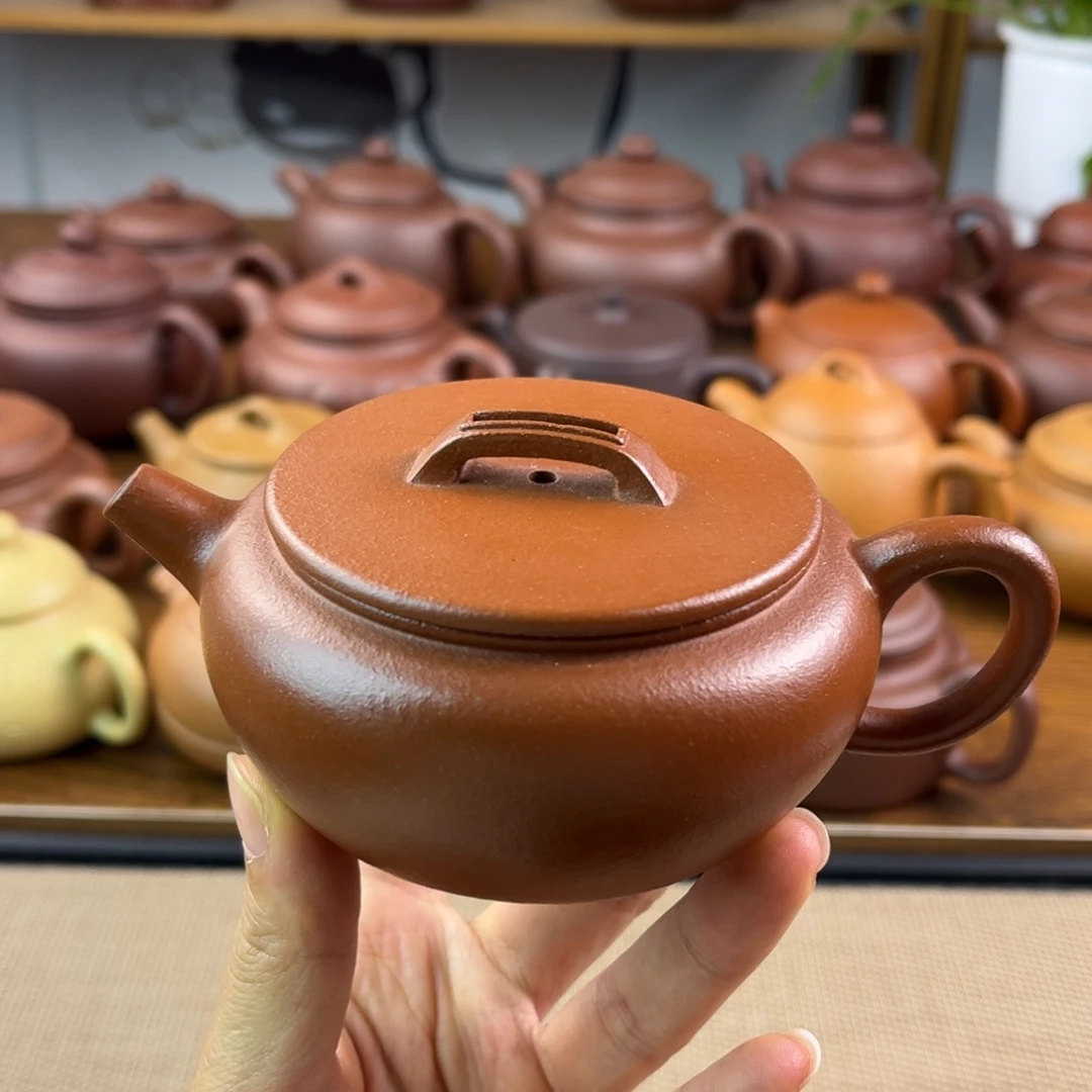 紫砂茶壶手工制作工艺精湛