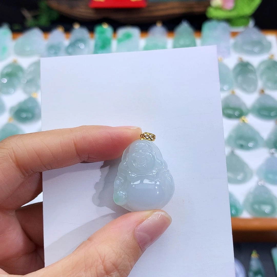 翡翠18K金镶嵌颈饰翡翠吊坠