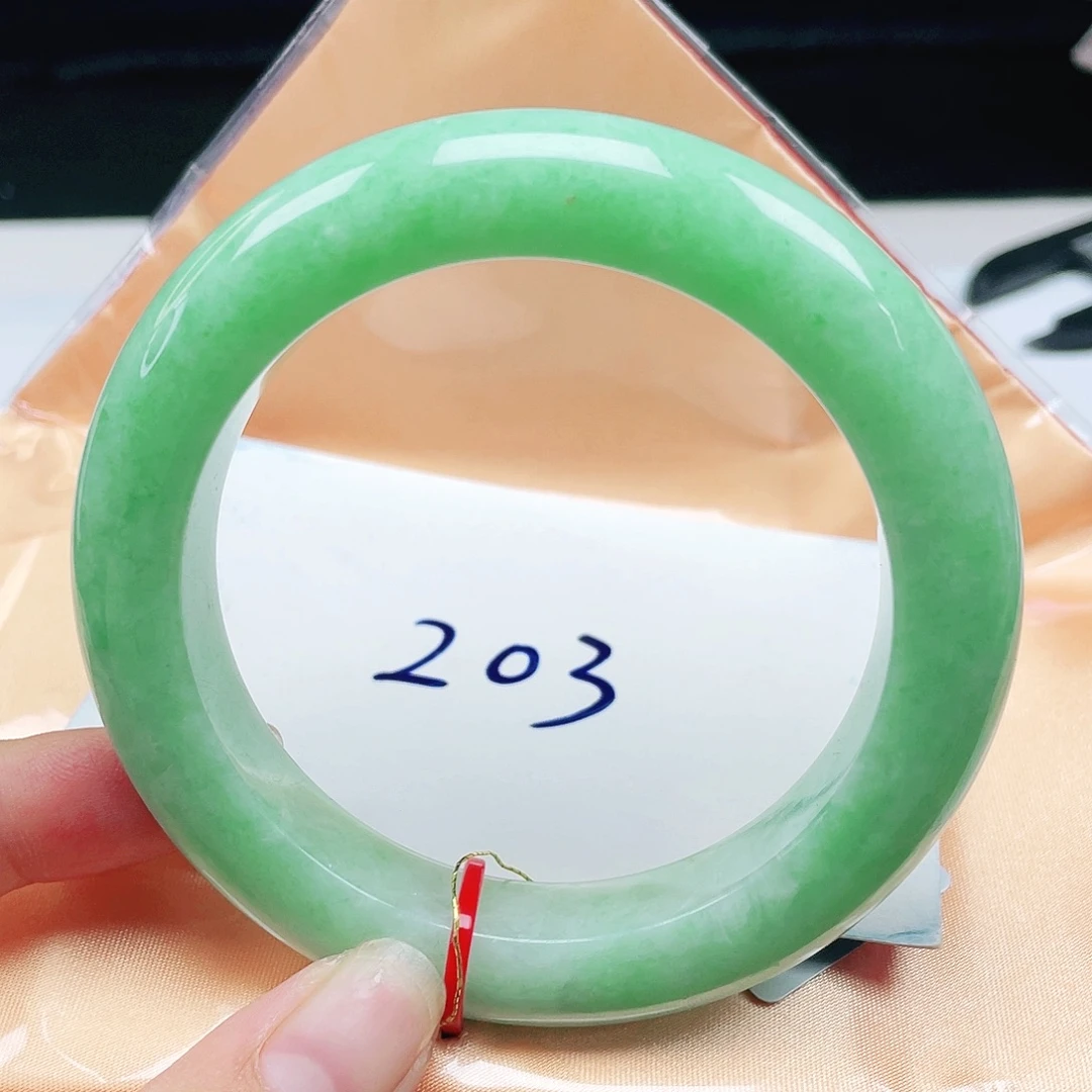 翡翠未镶嵌手镯正圈57.6