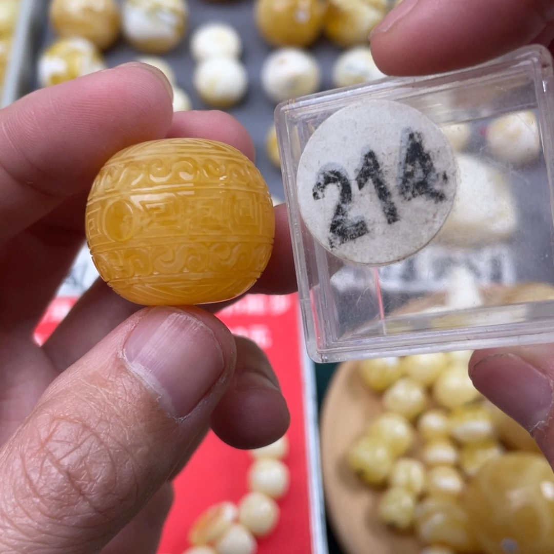 蜜蜡珠宝奇石未镶嵌