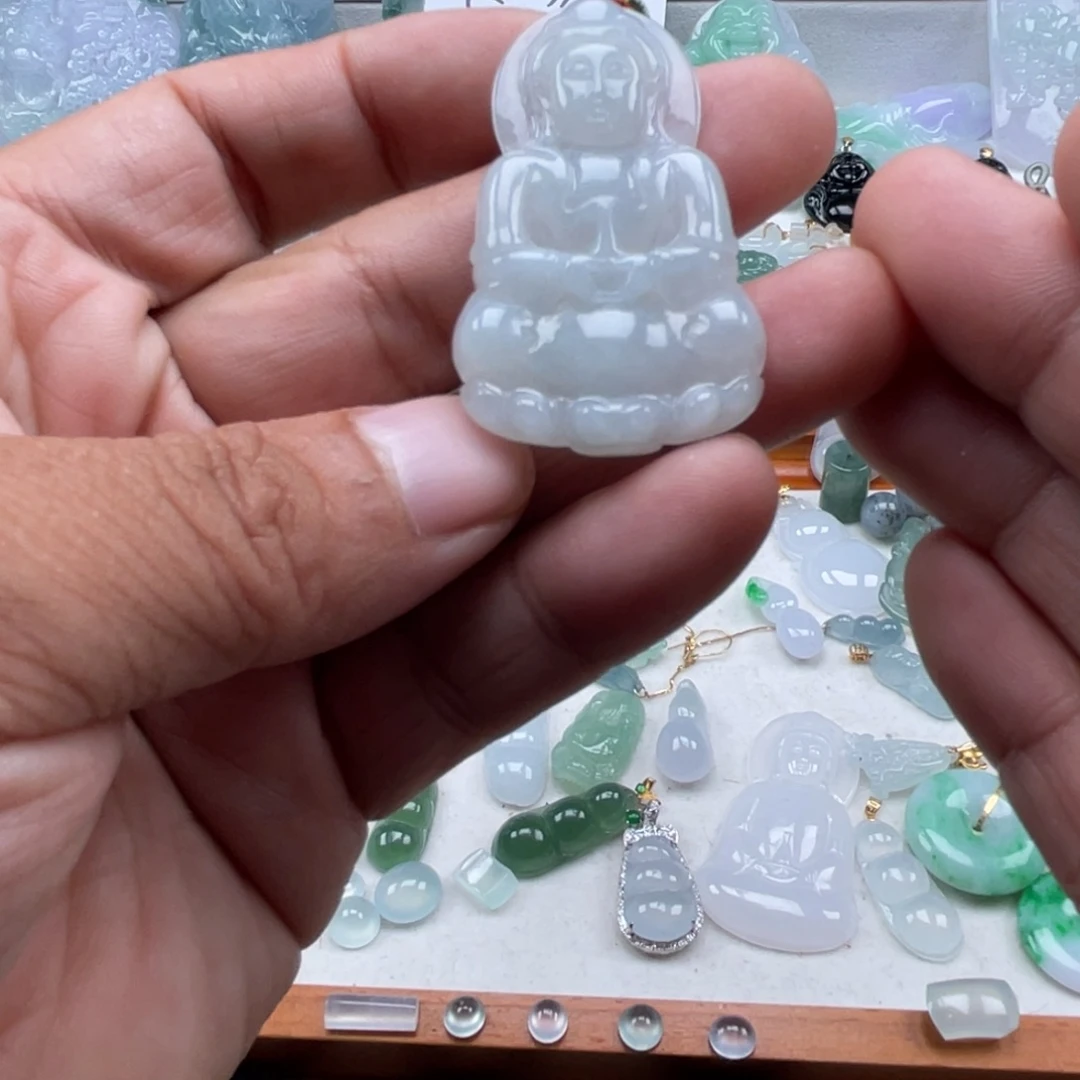 翡翠未镶嵌颈饰翡翠观音