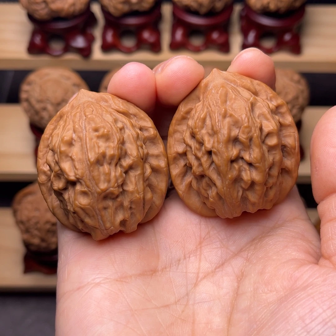 文玩核桃吊坠大红袍