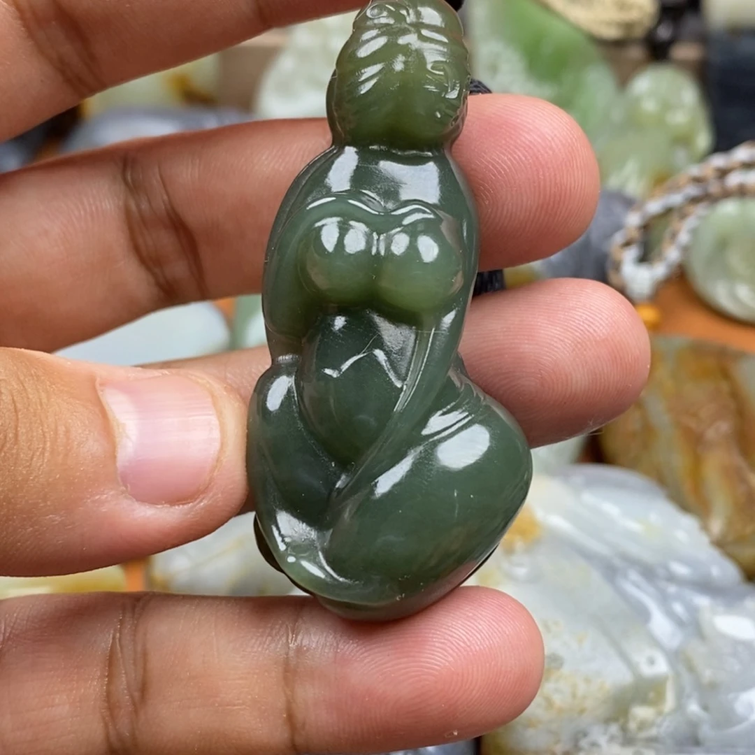 和田玉未镶嵌颈饰