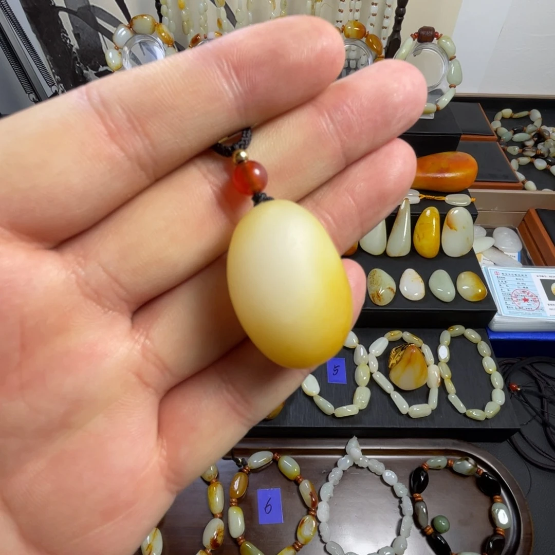 和田玉颈饰未镶嵌