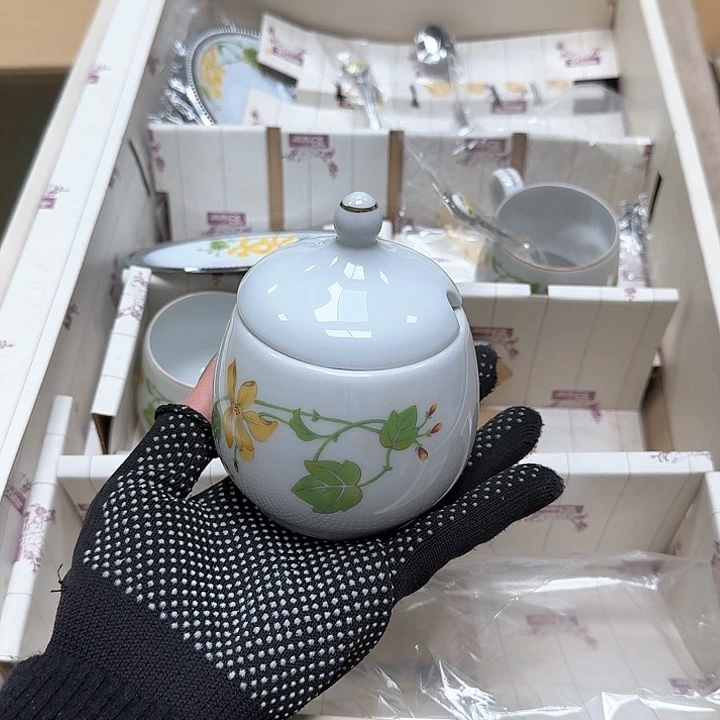瓷片噗哈哈哈哈哈哈哈哈哈我的