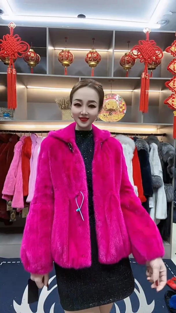 火龙果色连帽短款貂皮大衣女进口水貂毛皮草外套2024冬新款时尚