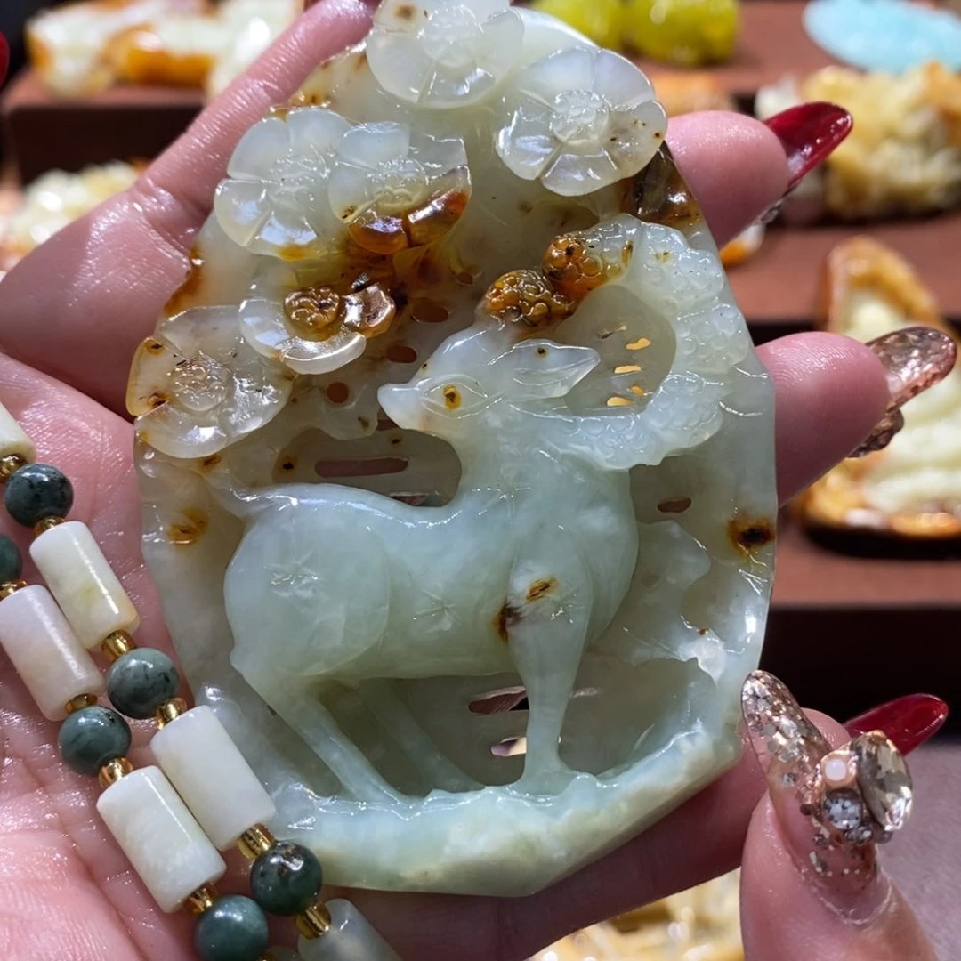 蛇纹石玉颈饰未镶嵌