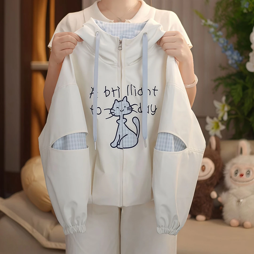 女童拼接软壳冲锋衣外套2025新款休闲宽松猫咪刺绣夹克衫防风学生