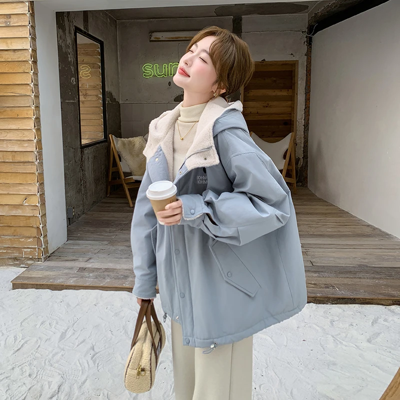 蓝色羊羔毛绒拼接冲锋衣外套2025新款女冬季加绒加厚甜美派克棉服