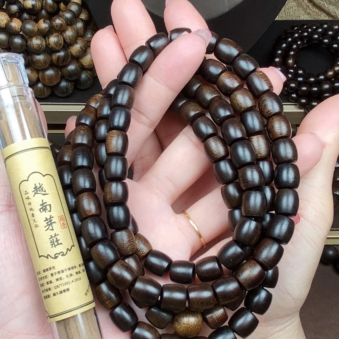 沉香越南芽庄白棋玉化 0.8×108 桶珠多圈