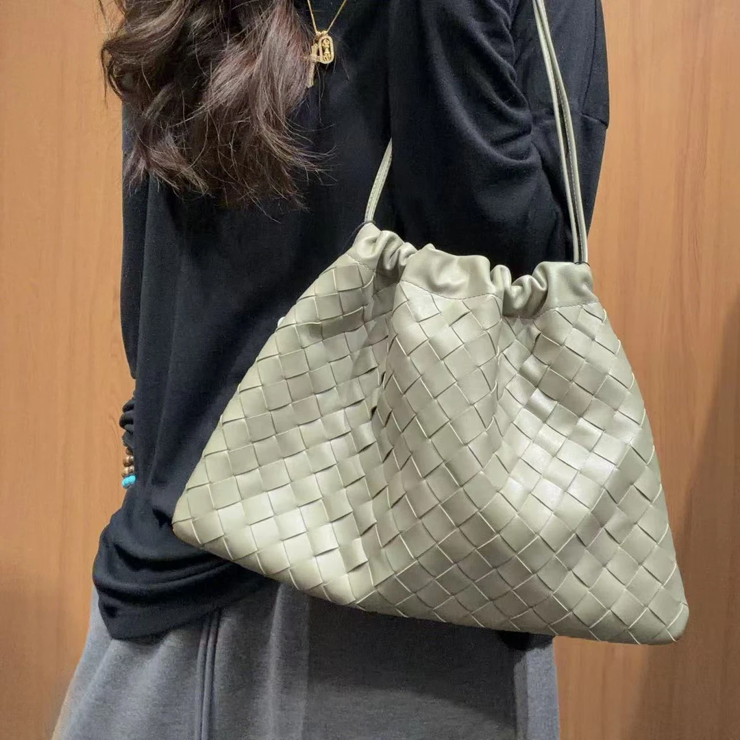 95新 BOTTEGA VENETA/葆蝶家 【蕾】9PQ501 单肩包