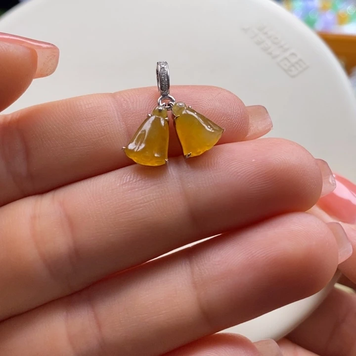 翡翠吊坠(不含链)18K金镶嵌翡翠满黄莲蓬