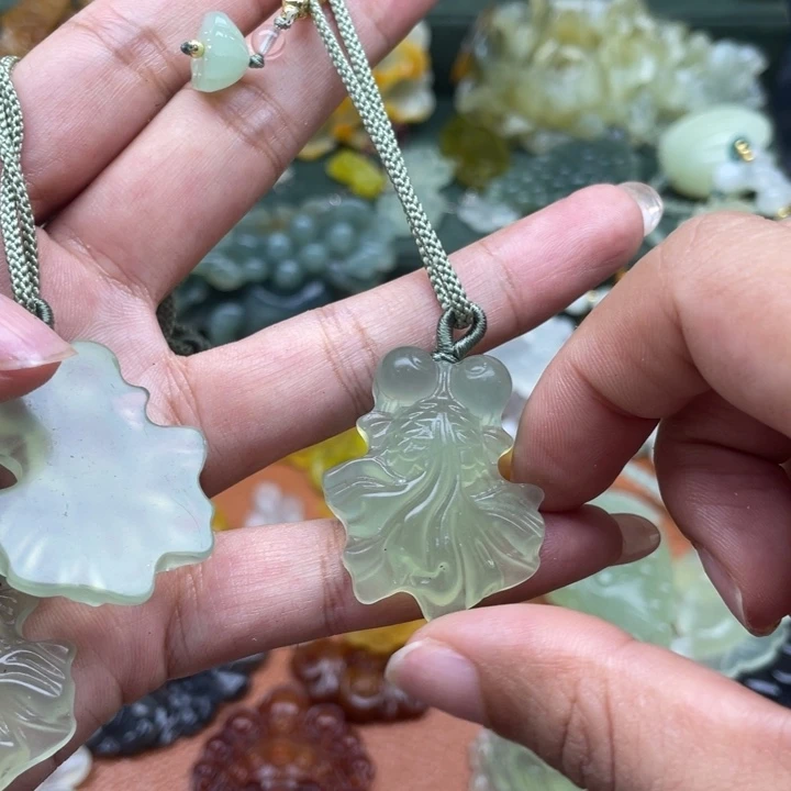 蛇纹石玉未镶嵌项链