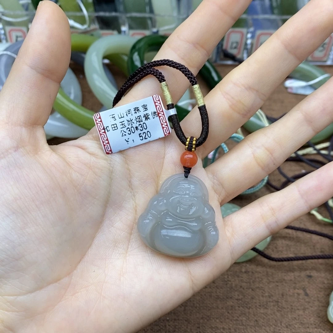 和田玉未镶嵌挂件微**笑