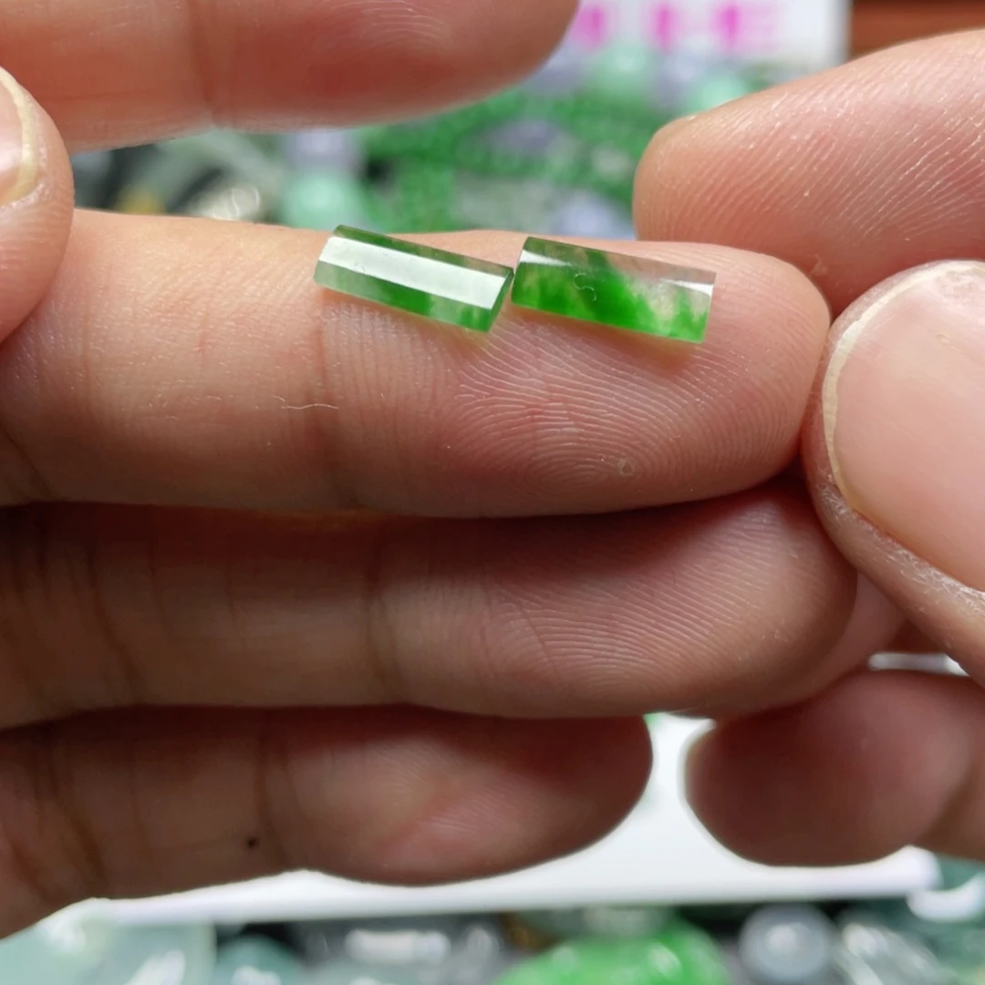 翡翠颈饰未镶嵌这****静翡翠