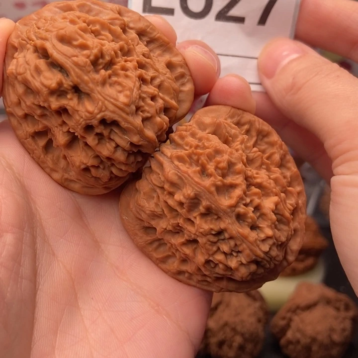 吉***叔吊坠文玩核桃627南疆