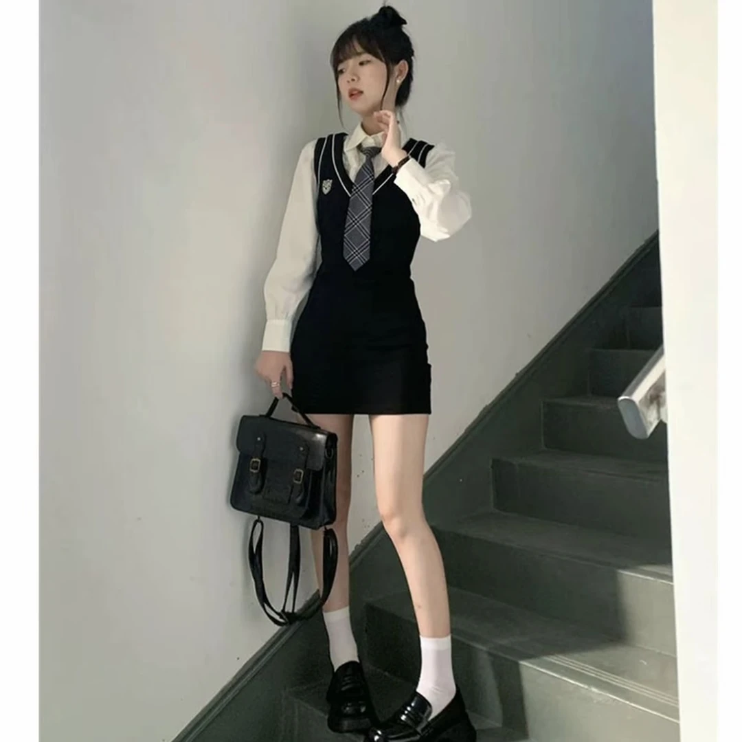 韩系学院风秋季新款修身显瘦针织背心连衣裙泡泡袖衬衫女两件套装