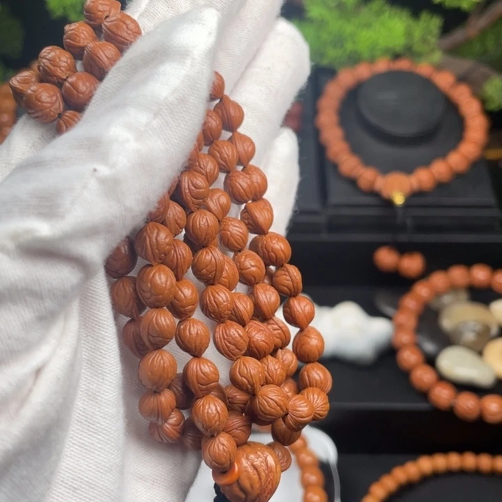 高***华吊坠桃核精品玉龙脊