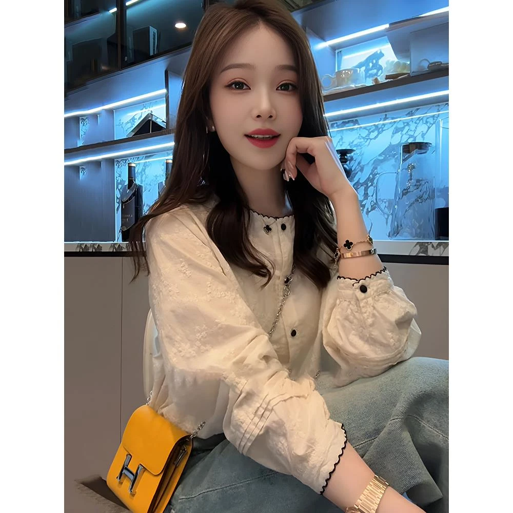 【南韩少女】2025新款早春圆领刺绣长袖白色衬衫宽松设计感休闲上衣