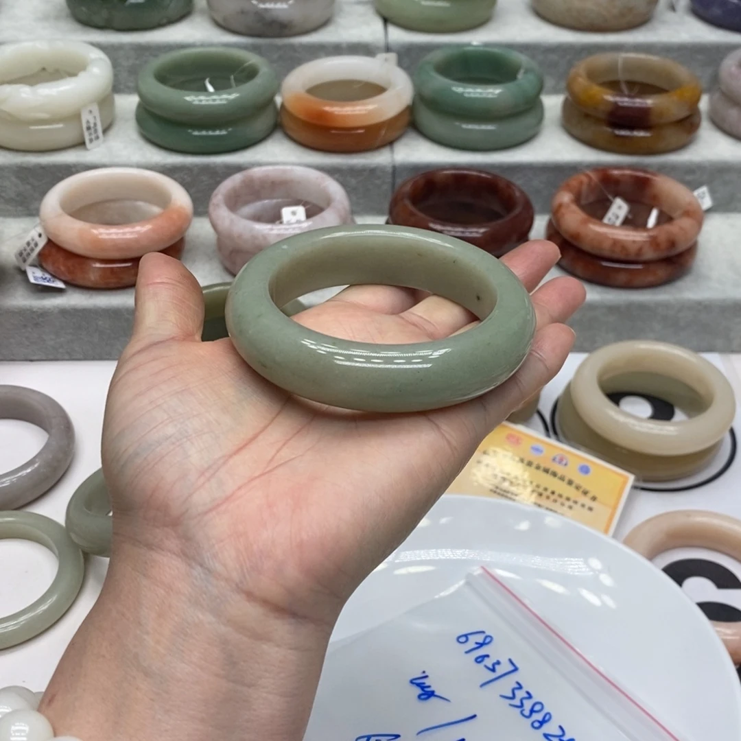 石英质玉未镶嵌手镯