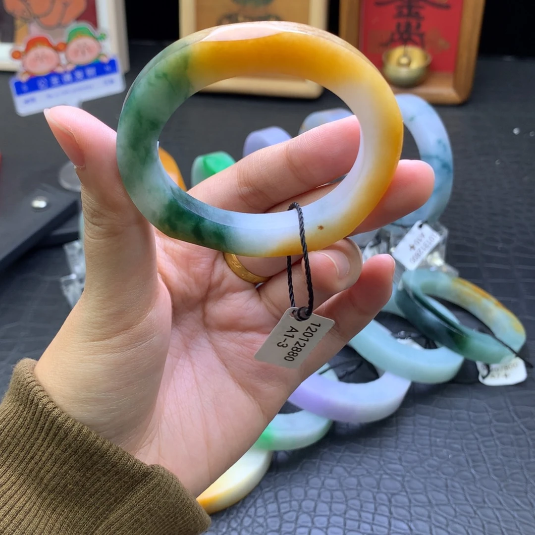 定制翡翠未镶嵌翡翠手镯