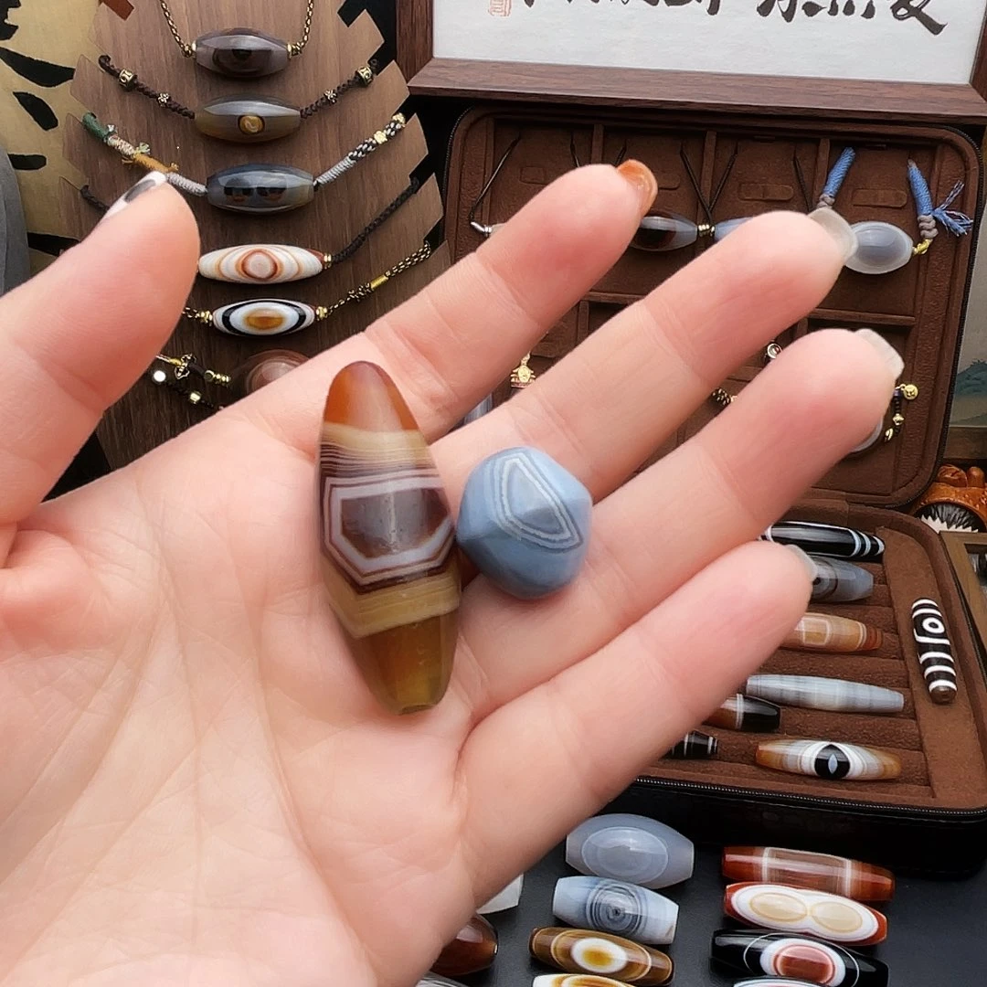 玛瑙/玉髓未镶嵌珠宝半成品呢****