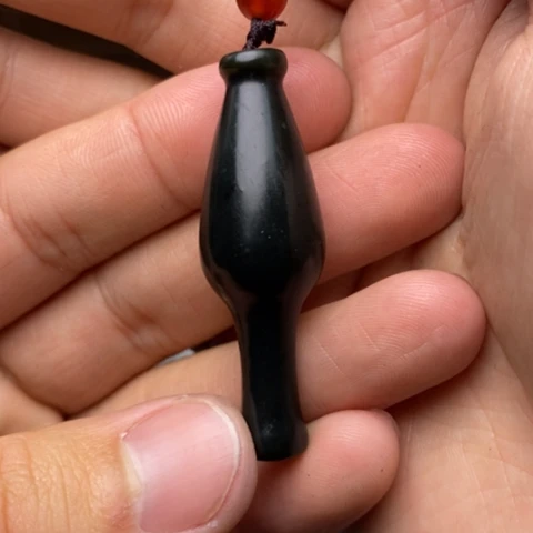 刀***锋和田玉未镶嵌颈饰