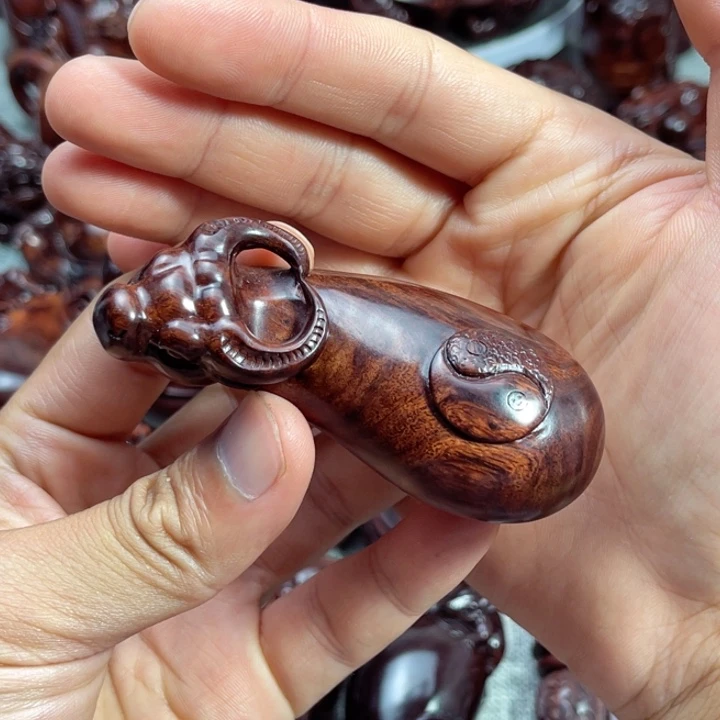 把件黄花梨/降香黄檀牛