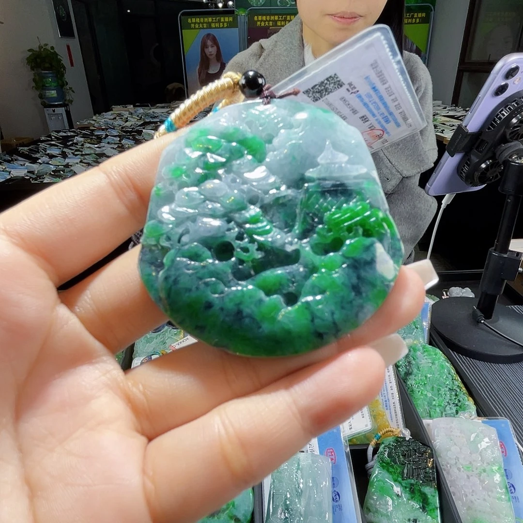 颈饰未镶嵌翡翠一