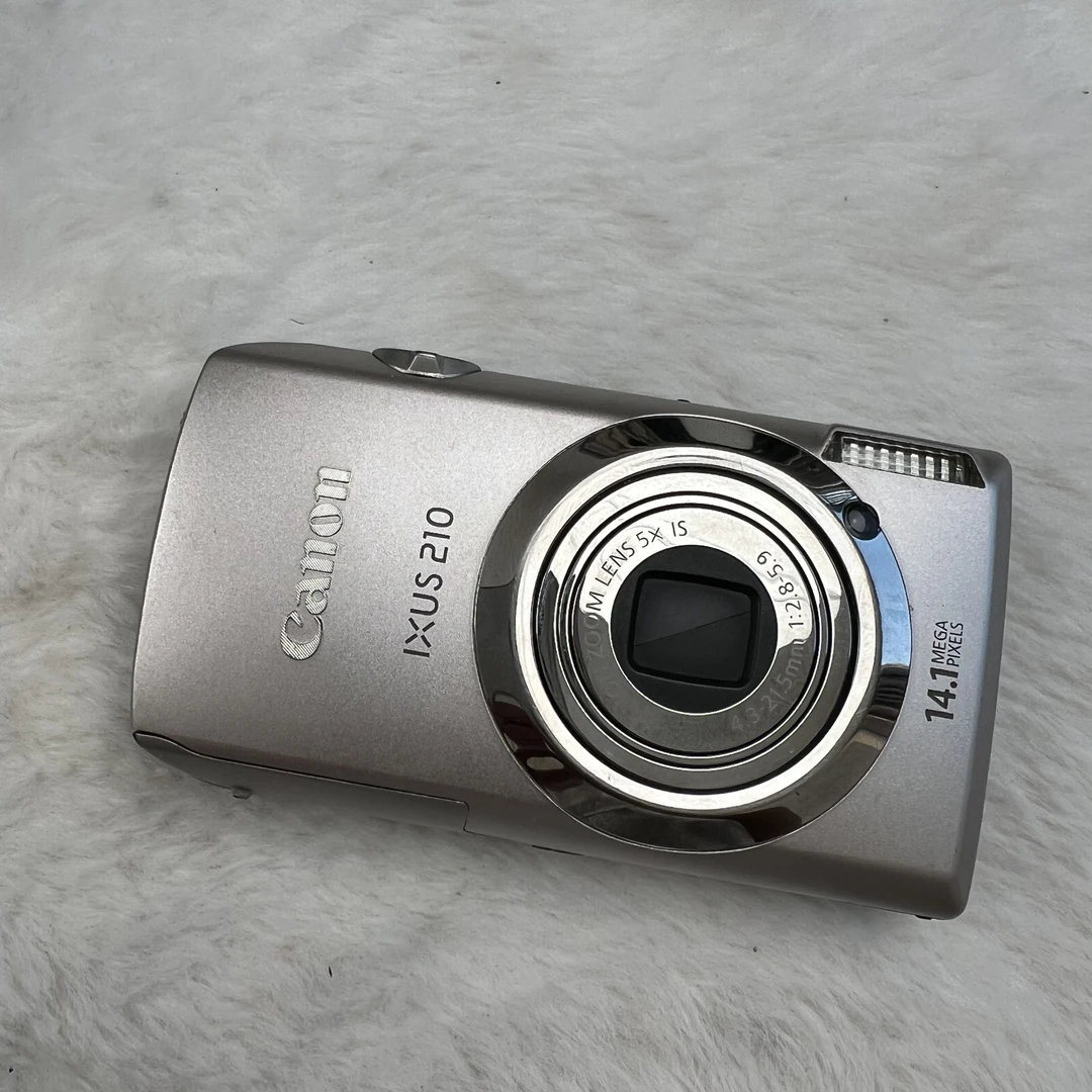 95新 Canon/佳能 ixus210银色 1410w像素5倍光变冷白清晰出片