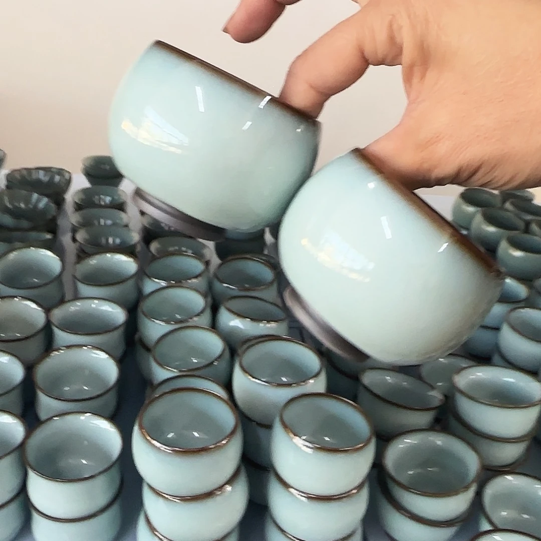 瓷片小微瑕，便宜清。