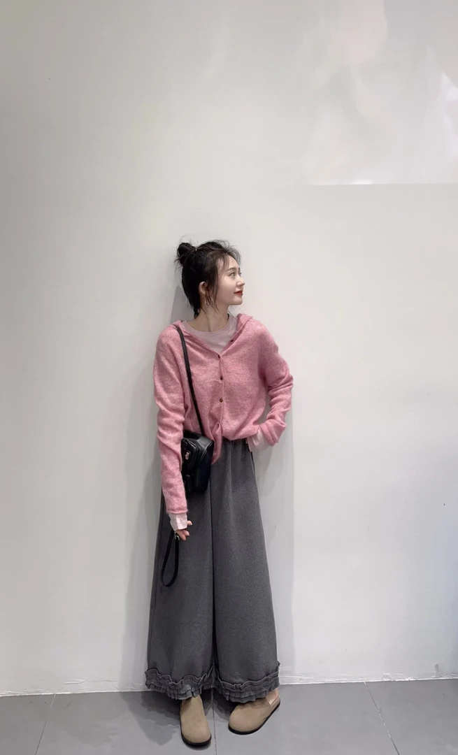 2025秋季新款韩系温柔风树莓粉连帽针织开衫女减龄软糯上衣休闲裤