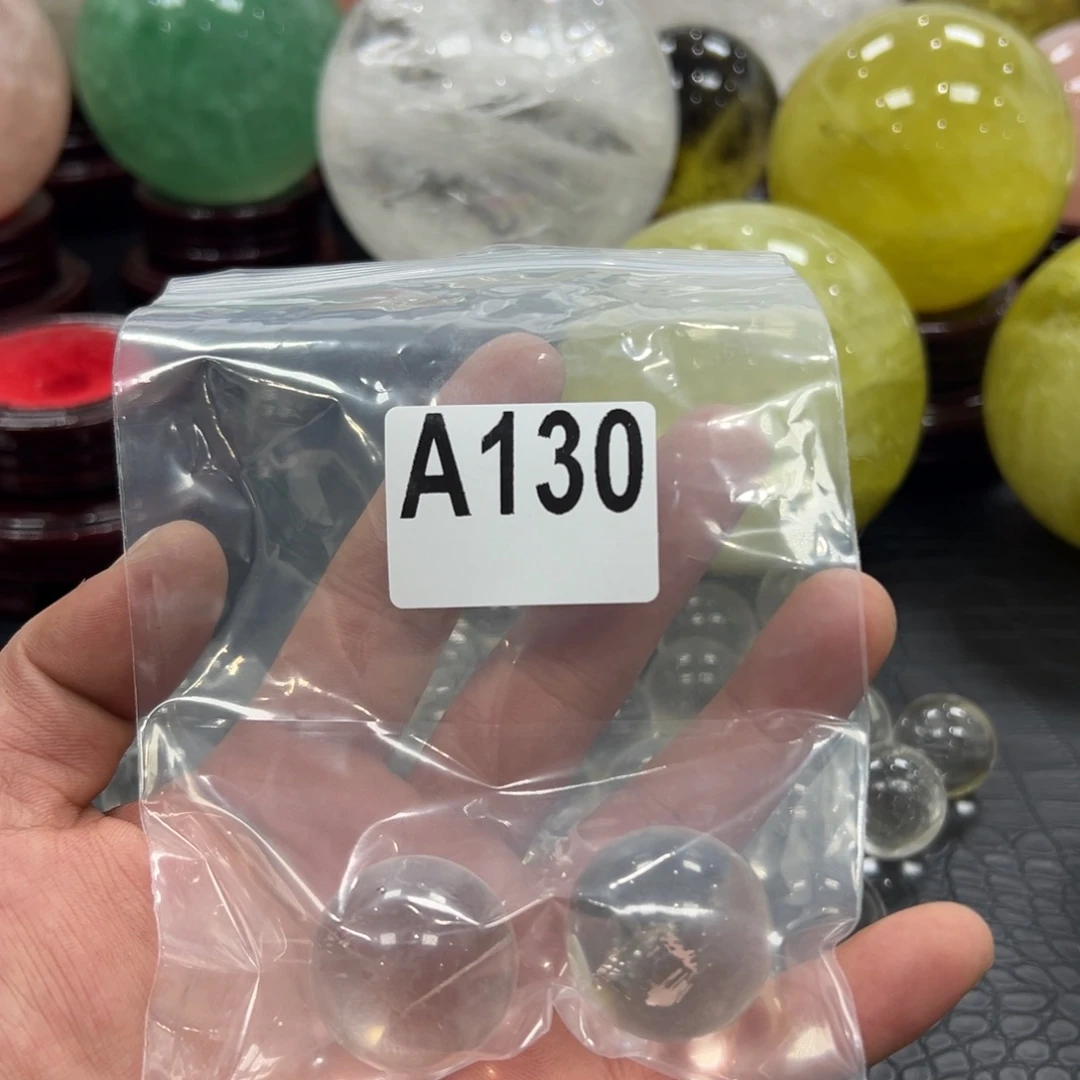 z***授石材天然白水晶球2个