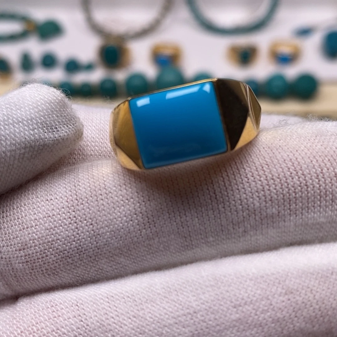 绿松石18K金镶嵌珠宝奇石戒指